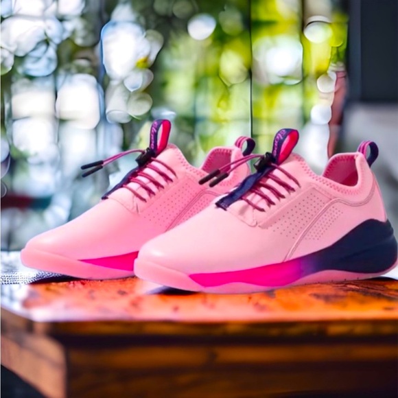 CLOVE MIAMI NIGHTS PINK CLASSIC SNEAKER SIZE 6.5 - Picture 2 of 11